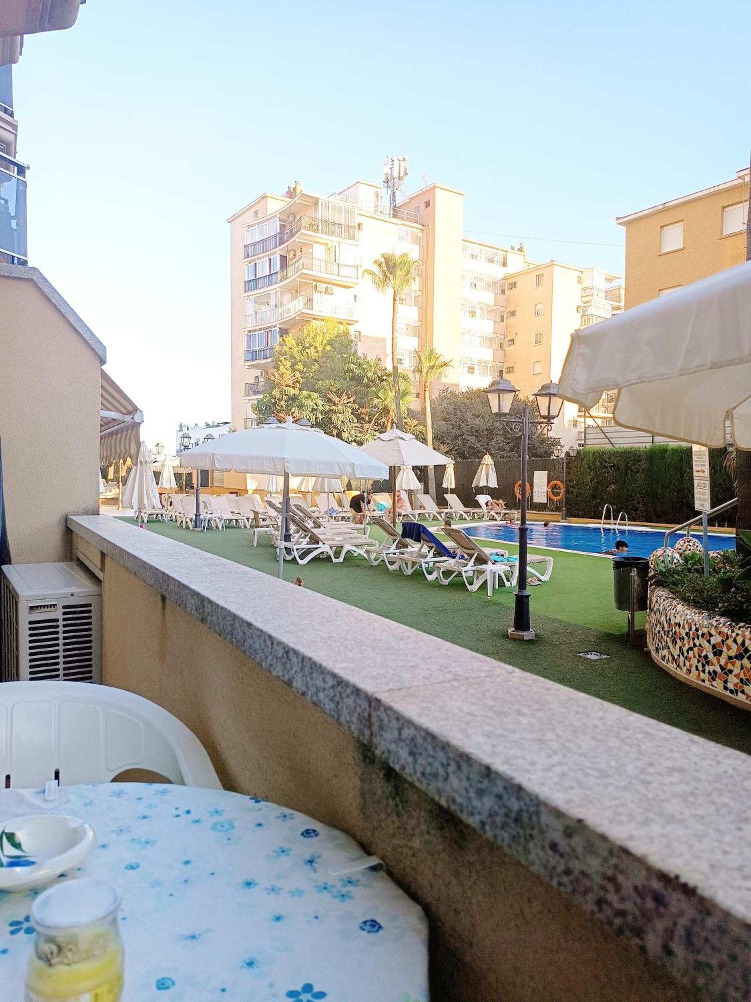 APARTAMENTO TURISTICO MEDITERRANEO REAL FUENGIROLA particular Exterior foto